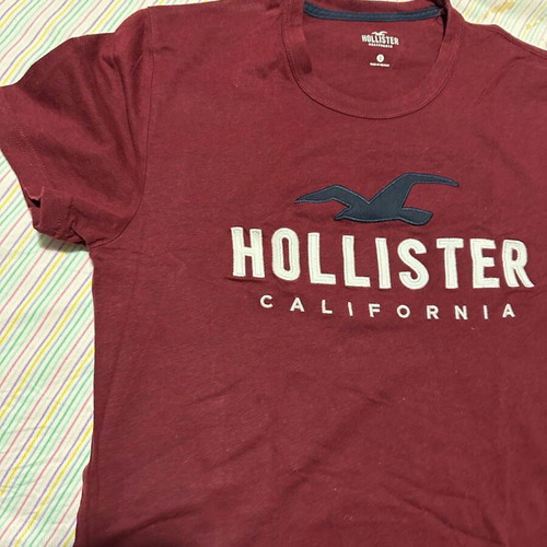 Hollister men's t-shirt size S like new, red