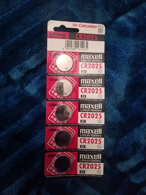 Maxell CR2025 batteries new, pack of 5
