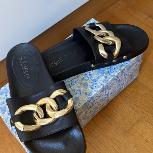 Carad leather sandals size 38 like new with gold chain detail