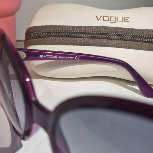Vogue sunglasses purple vintage like new with case