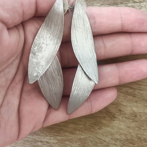 Modern silver leaf design dangling earrings like new