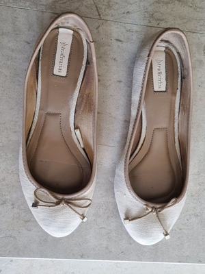 Stradivarius women's beige ballerinas with bow used