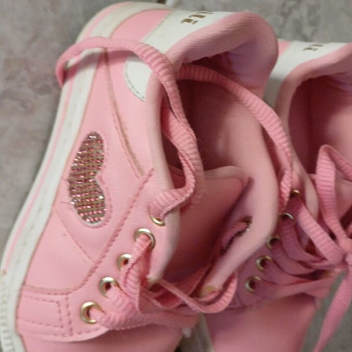 Papillon athletic shoes size 27 pink like new