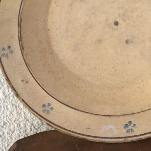 Antique ceramic plate from Apulia late 19th century used