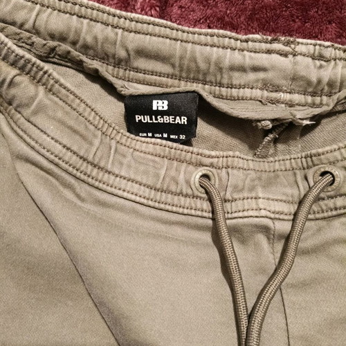 Pull & Bear men's bermudas like new, size Medium