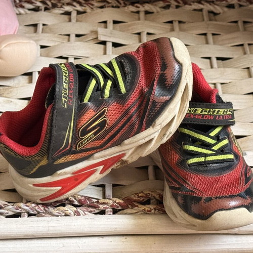 Skechers light-up sneakers size 25, multicolor
