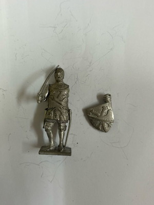Tradition Soldiers K12 Bertrand Du Guesalin Constable in good condition. Price 15 euros