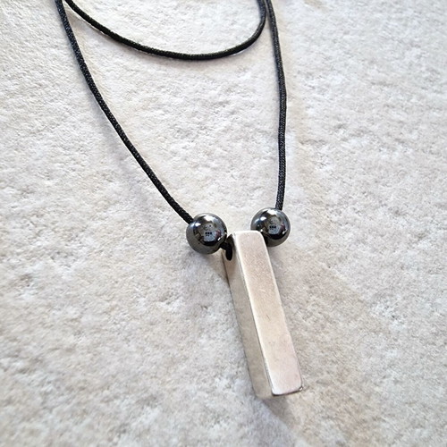 Men's statement necklace new with bar and hematite stones in black and silver