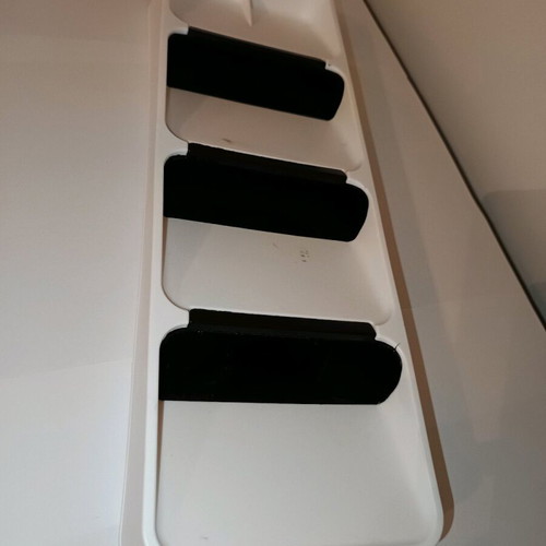 Kitchen holders new, 1 plastic and 2 metal stands