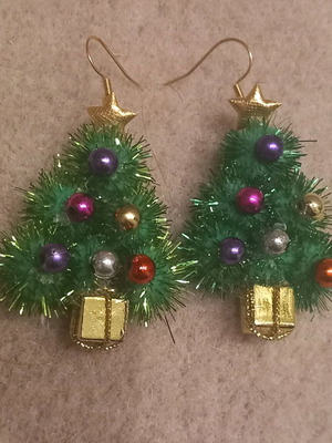 Χριστουγεννιάτικα σκουλαρίκια σαν καινούργια, παιχνιδιάρικα