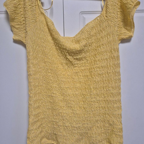 Zara yellow crinkled elastic blouse size L new with tag
