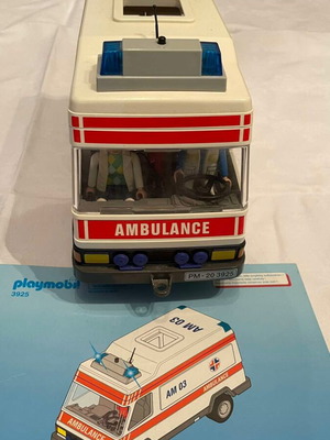 Playmobil Спешна помощ с спасители като нов
