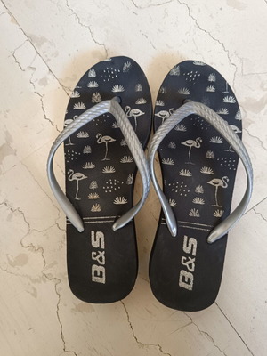 B&S flip flops size 37 used