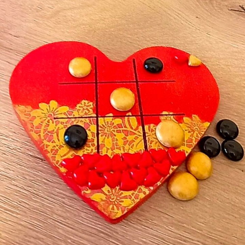 Handmade ceramic heart-shaped tic tac toe new, hand-painted