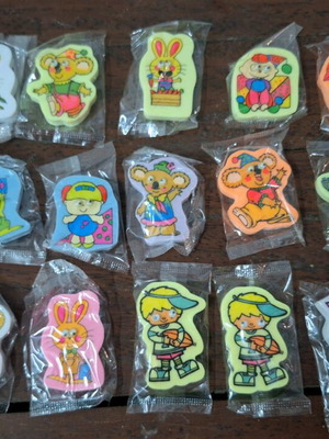 Box of 20 vintage erasers like new