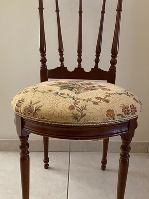 Wooden dining chair country style like new with floral upholstery