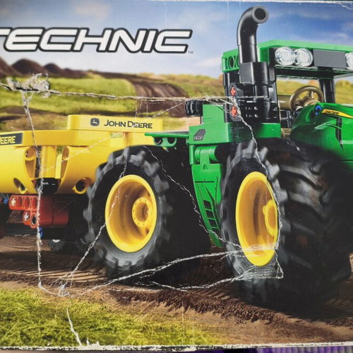 Lego 42136 John Deere 9620R 4WD Tractor set