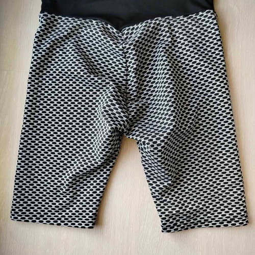 Leggings shorts used, black and white