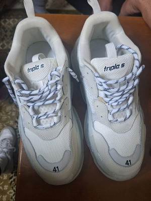 Balenciaga casual shoes white size 41 like new