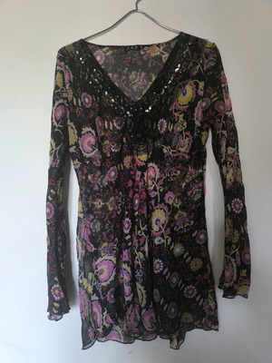 Tunic blouse like new, black and red, size L
