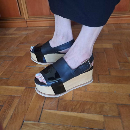 Jeffrey Campbell leather platform sandals with wooden sole and vinyl detail size 36.5-37 like new