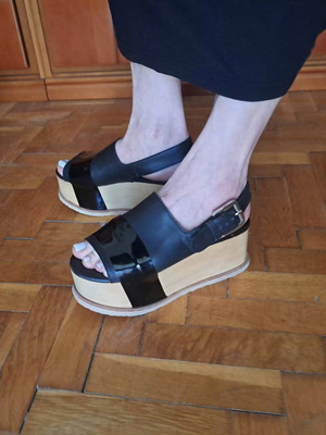 Jeffrey Campbell δερμάτινες πλατφόρμες με ξύλινη σόλα και vinyl λεπτομέρεια νούμερο 37 σαν καινούργιο