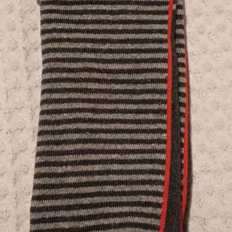 Ideafissa non-slip socks new, size 39-46, gray and red