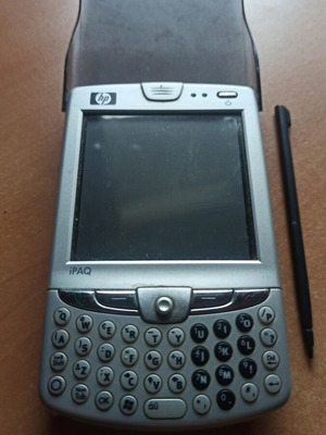 Hp iPAQ hw6915 used without battery with charger and case
