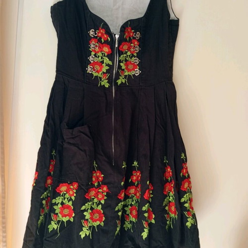 Linen dress black with embroidered flowers like new