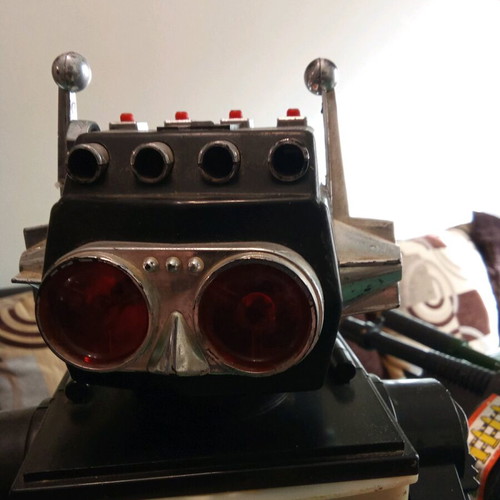 Plastic robots used, pack of 2, non-functional