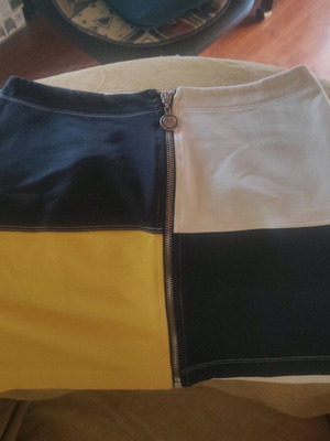 Φούστα Moschino σε εξαιρετική κατάσταση, μέγεθος 42