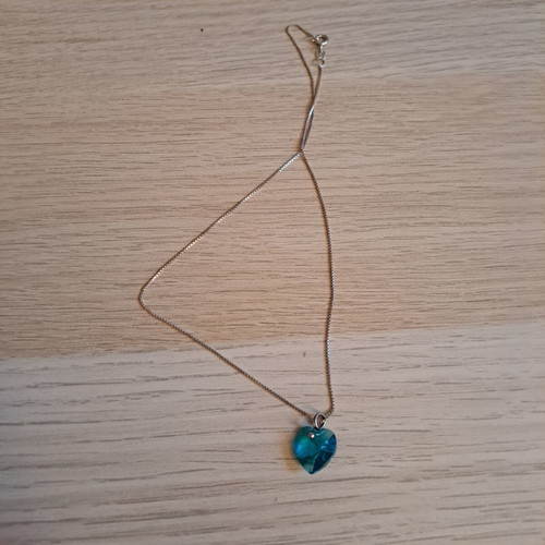 Necklace with silver 925 chain and turquoise Swarovski heart like new