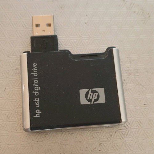 HP USB unit like new, SD card reader