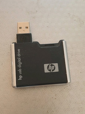 HP USB unit like new, SD card reader