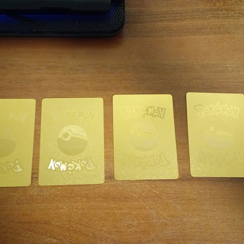 Pokémon Gold Foil Cards like new, set of 4