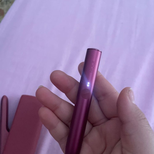 Iqos Iluma purple like new with charging case