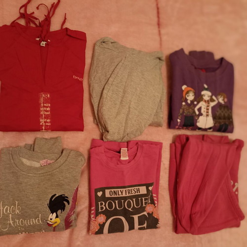 Girls' T-shirts like new, pack of 5 with free sweatshirt