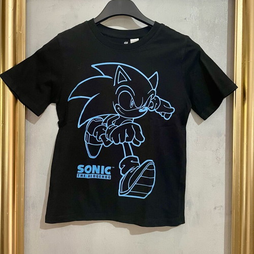 Sonic the Hedgehog t-shirt set of 3 like new for boys aged 6-7