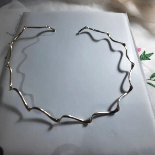 Silver necklace zig zag shaped like new