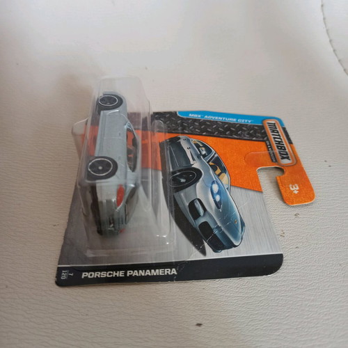 Matchbox MBX Adventure City Porsche Panamera 7/120 new sealed