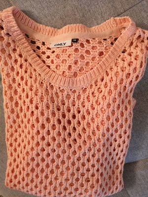 Only knitted spring pullover used, size M