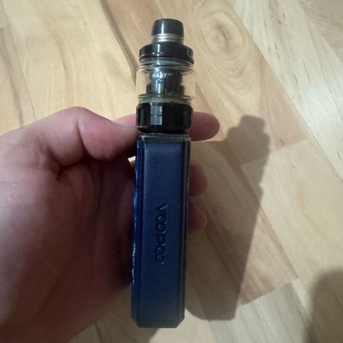 Voopoo Drag4 vape device used with batteries