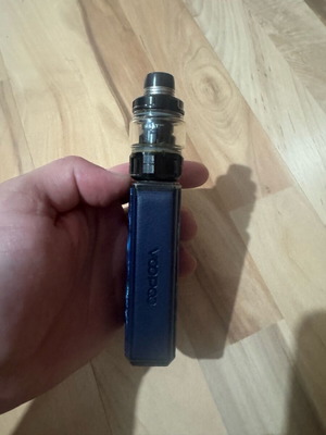 Voopoo Drag4 vape device used with batteries