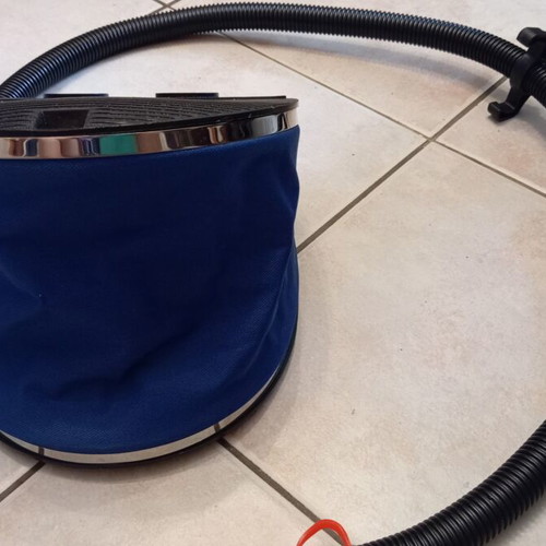 Foot pump like new with multiple valve sizes and instructions
