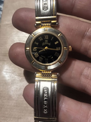 Vidage Ricardo women's watch de luxe like new, gold and silver