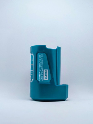 USB адаптери за батерии Makita 10.8V/12V нови, комплект от 5