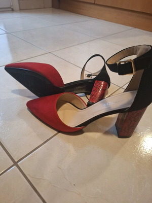 Pointed-Toe Pumps suede look, like new, black and red with animal print heel