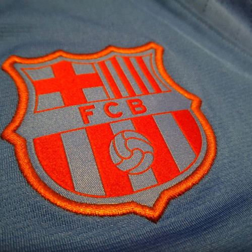Authentic FC Barcelona 2018/19 training jersey Nike Dri-FIT size M like new