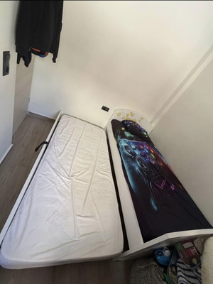 Children's beds with pull-out second beds, like new