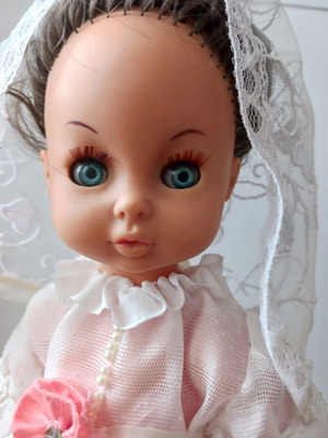 Bride doll like new from the last century 70 years old